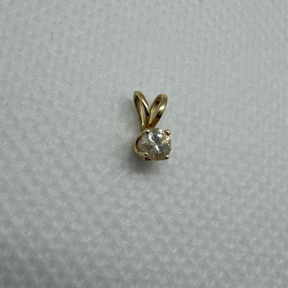 14k Yellow Gold Diamond Solitaire Pendant Round 4 Prong, 0.15 TCW, 0.24g - Picture 2 of 15